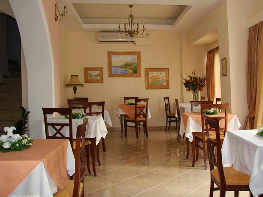 Nefeli Hotel Agios Kirykos  ภายนอก รูปภาพ