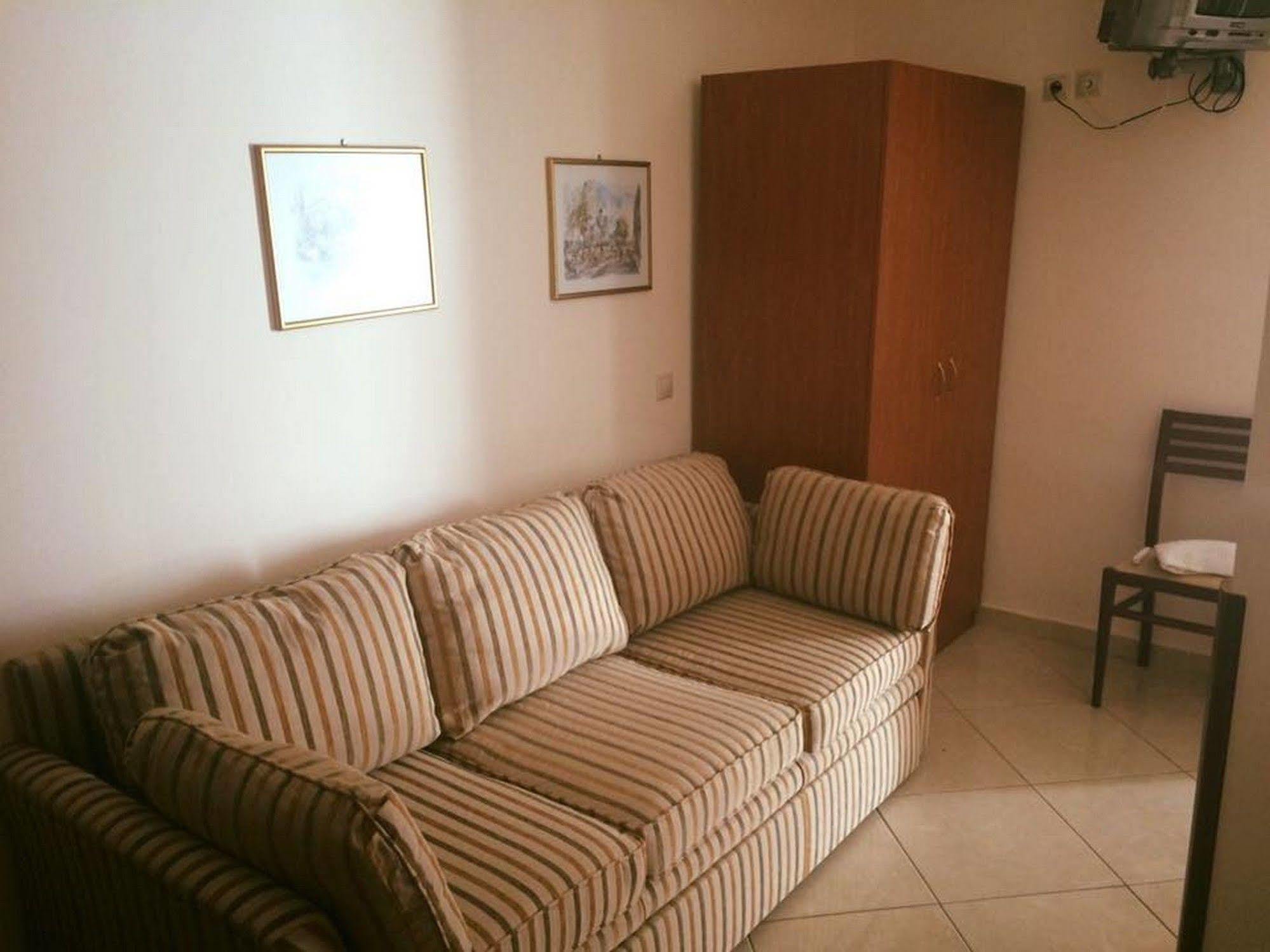 Nefeli Hotel Agios Kirykos  ภายนอก รูปภาพ